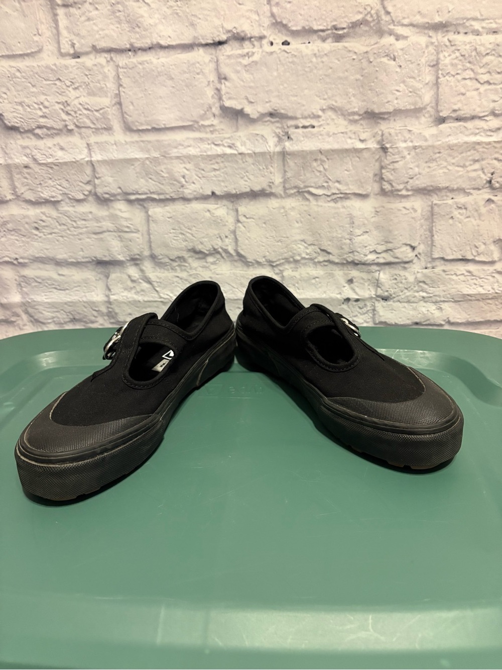 Vans Black Style 93 Mary Jane Lugged Sole Shoes with Heart Buckle Size 6.5 - Picture 3 of 11